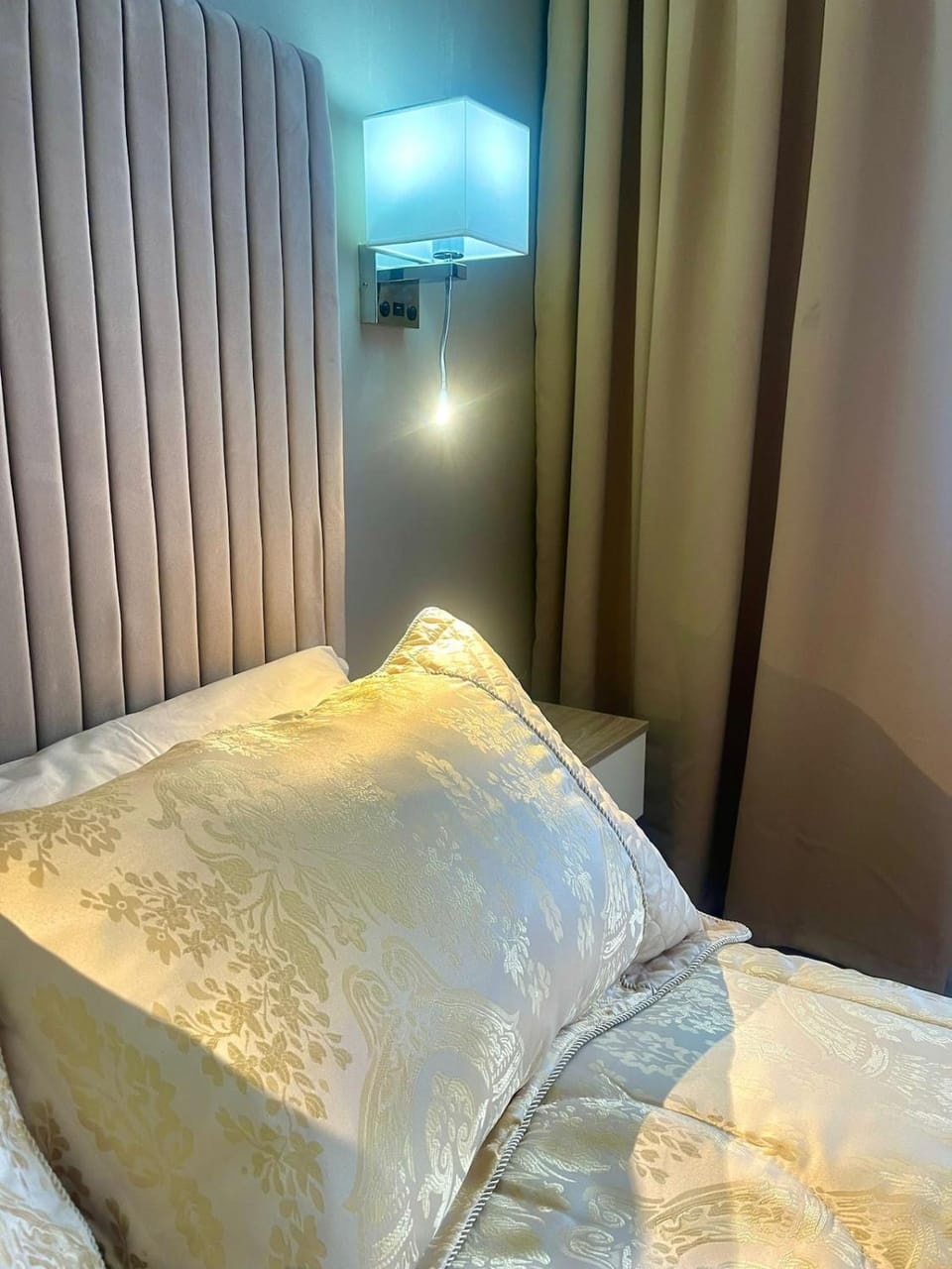 Luxury 2 Bedroom Norfolk Retreat-Private Hot Tub Apartment in Broadland District