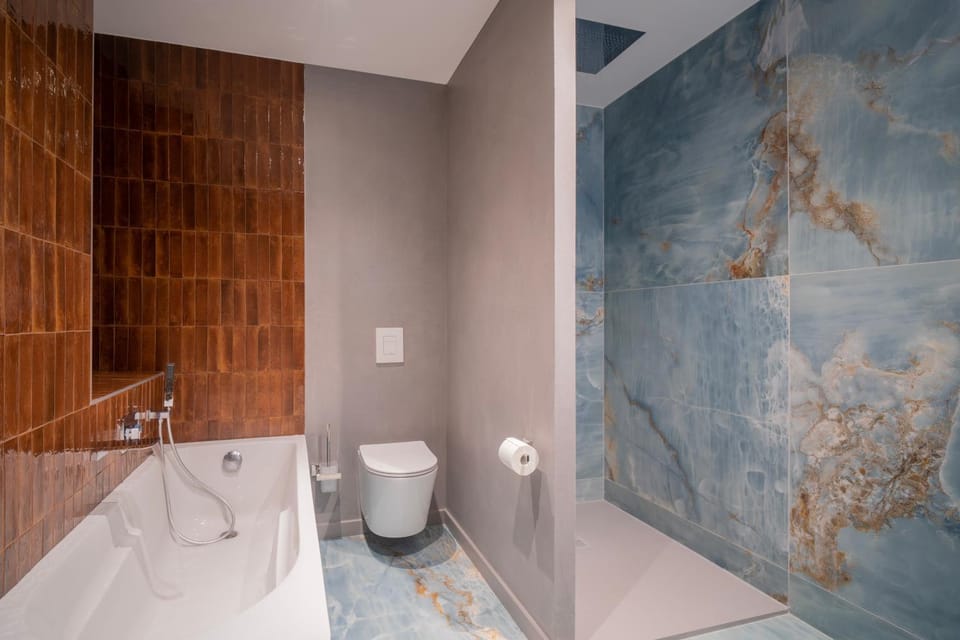 Shower, Toilet, Bathroom, Bath