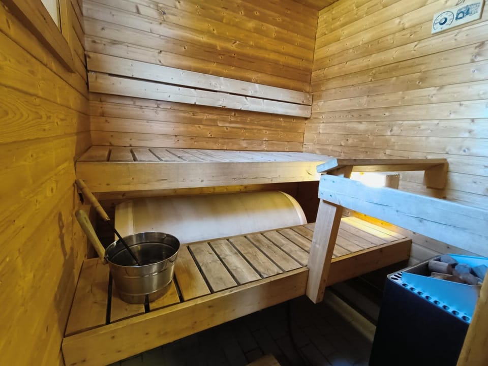 Hulhavantuvat 1 Chalet in Lapland