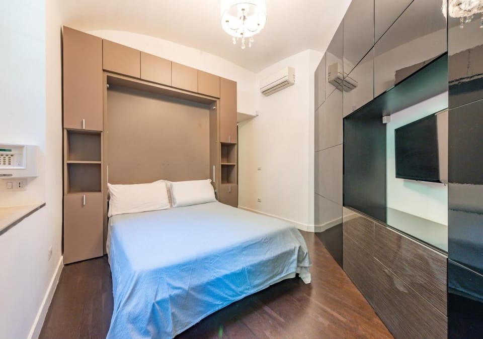 Bed, TV and multimedia, Photo of the whole room, Bedroom, wardrobe