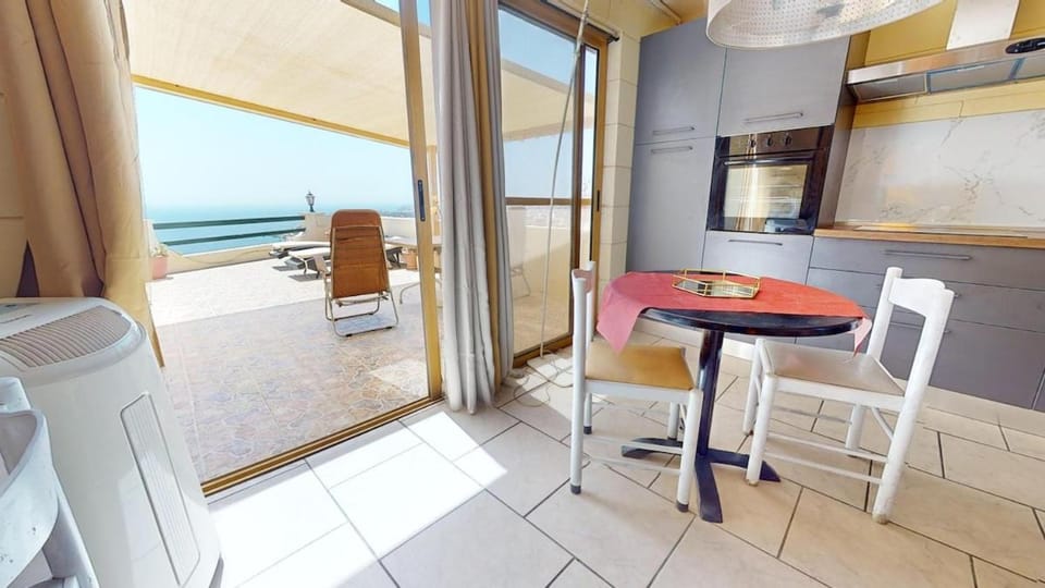 Epic 270 degree Sea, 3 Island Views and Sun Terrace Penthouse Apartment in Malta