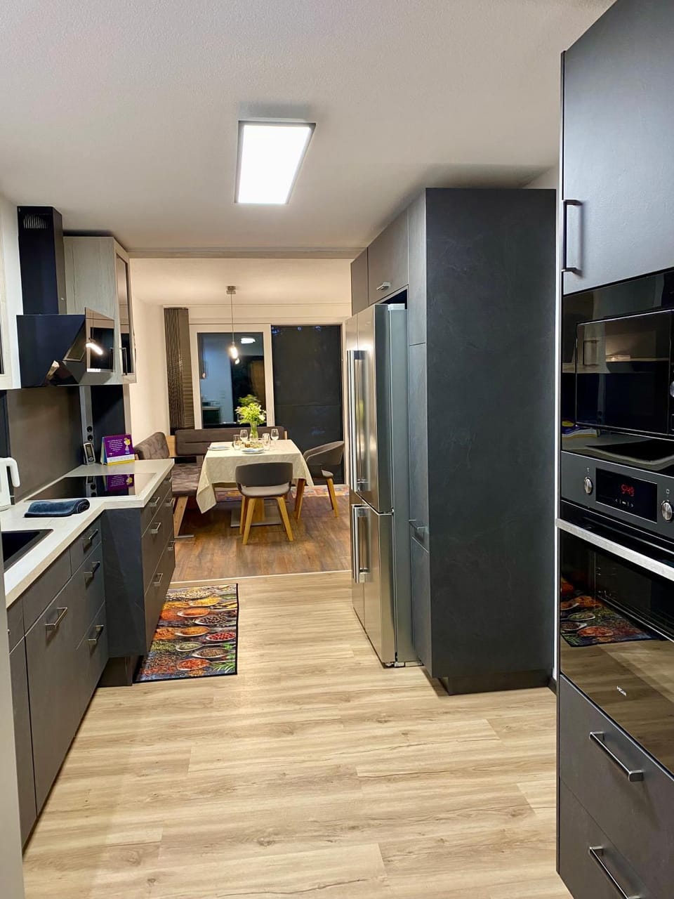 Kitchen or kitchenette, Dining area, stove