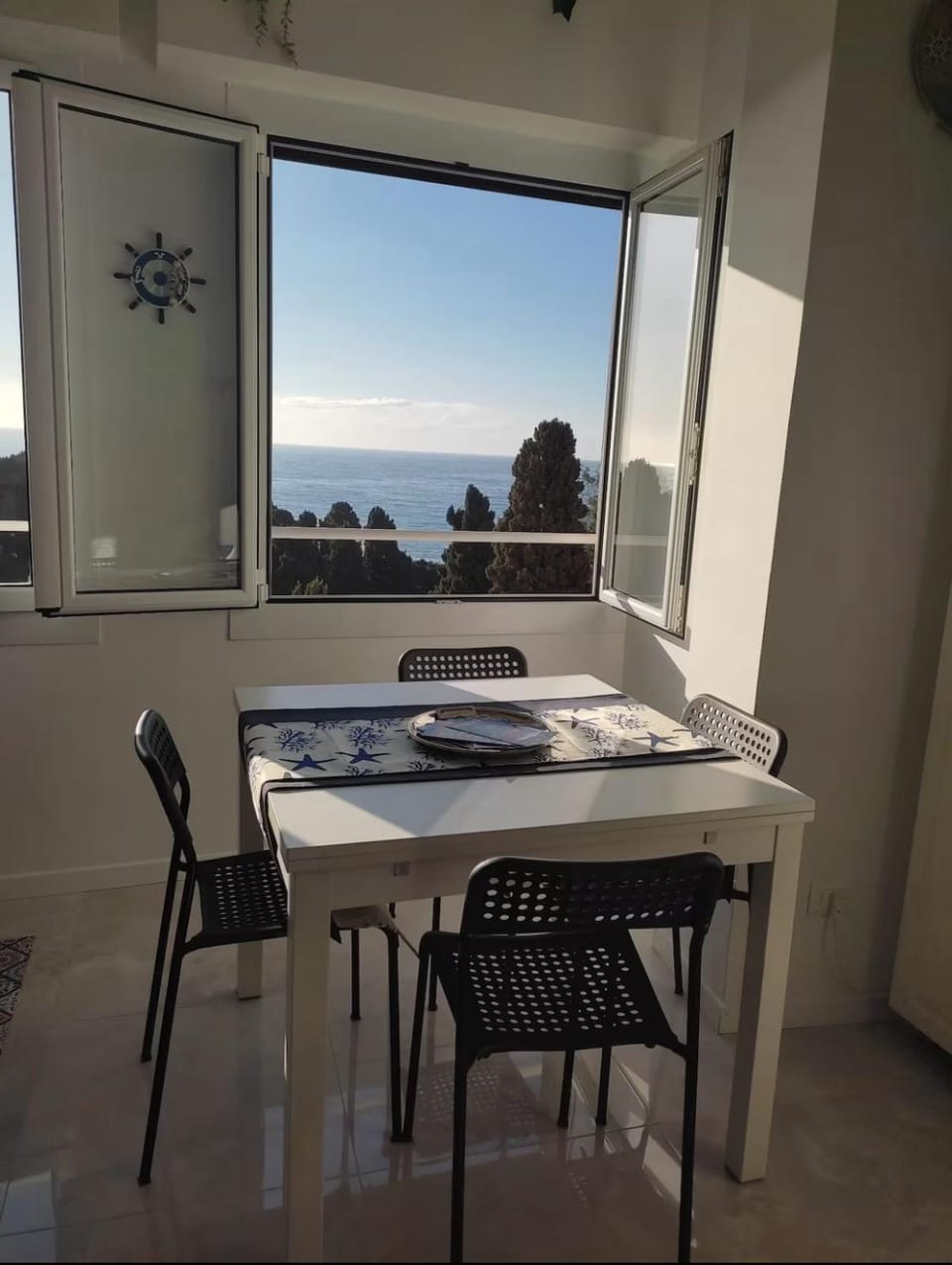 Day, Natural landscape, View (from property/room), Dining area, Sea view