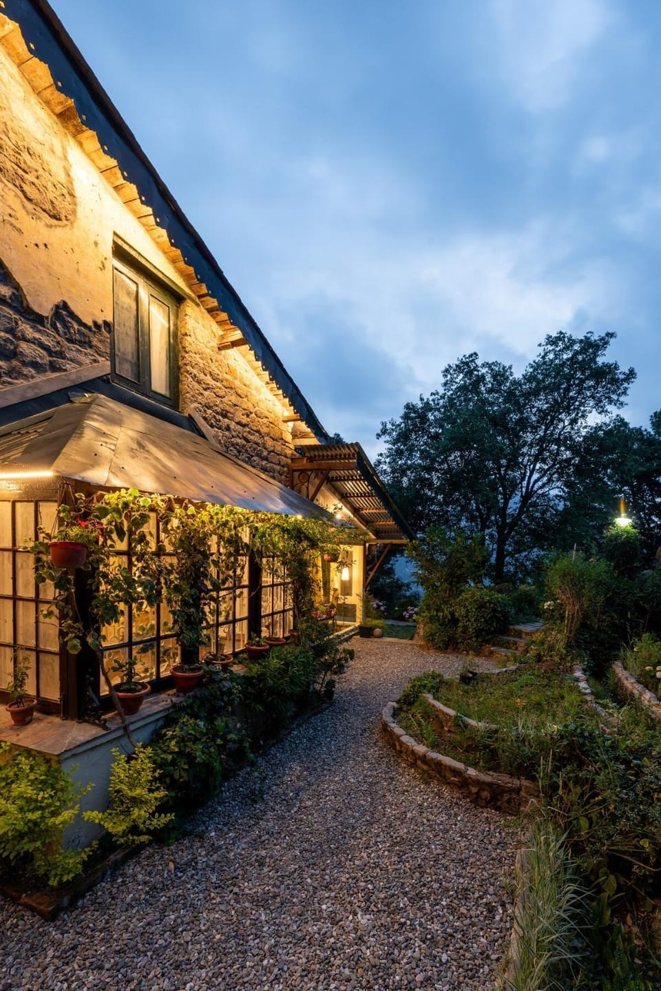 Colonial House With a Garden l Mystic Abode House in Uttarakhand