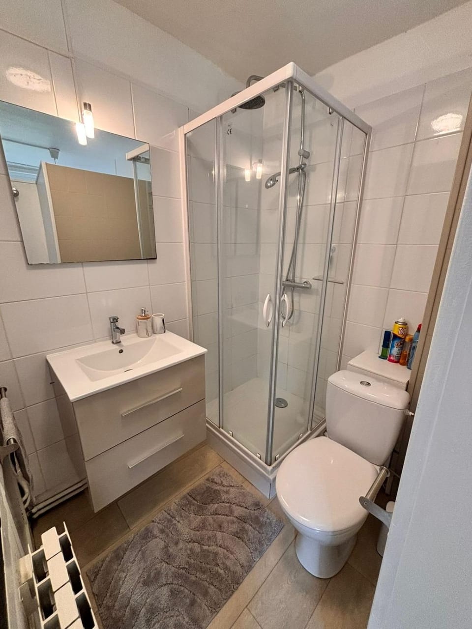 Shower, Toilet, Bathroom