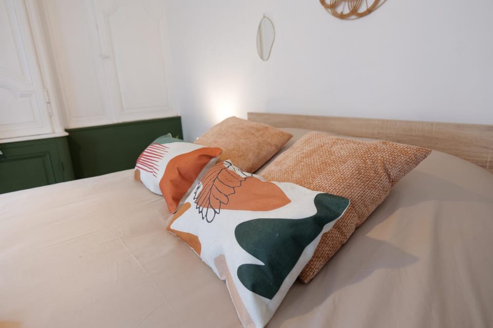 Bed, Bedroom