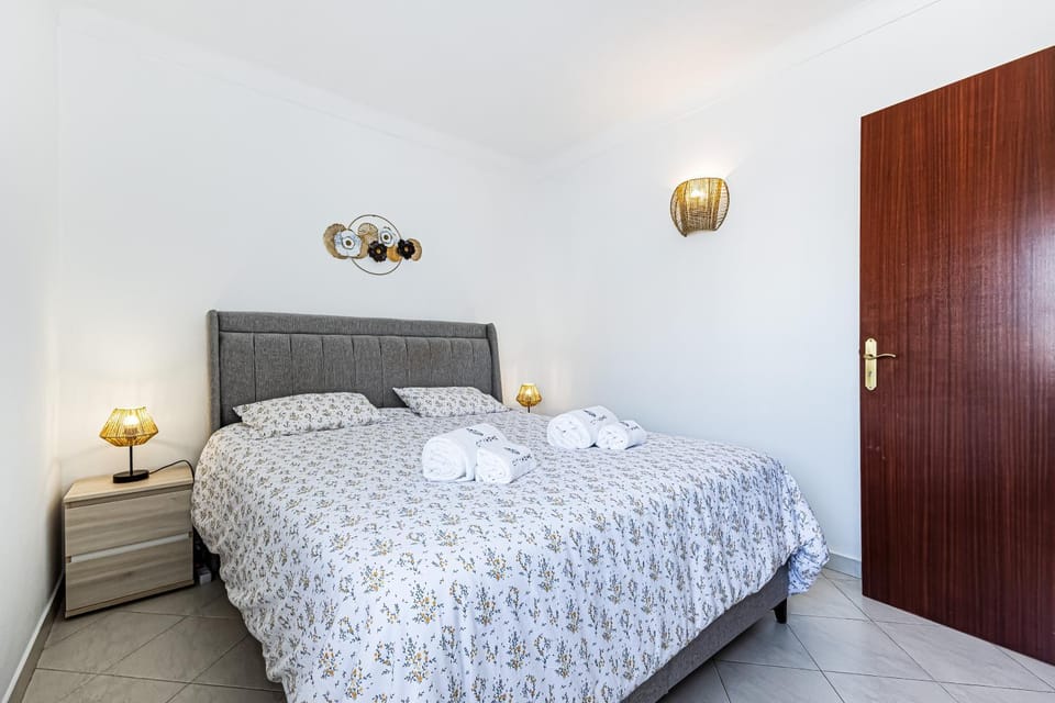 Bed, Bedroom, air conditioner