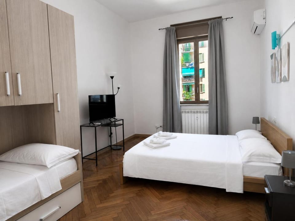 Bed, TV and multimedia, Bedroom, towels, towels, wardrobe, air conditioner, air conditioner