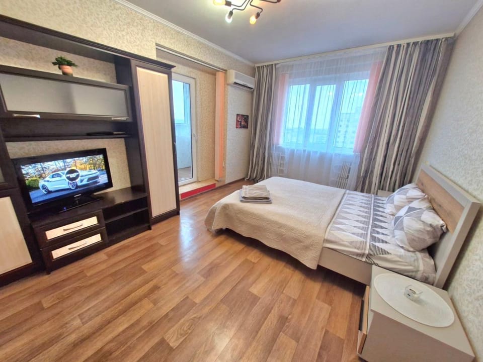 Communal lounge/ TV room, Bed, TV and multimedia, Living room, Photo of the whole room, Seating area, Evening entertainment, Bedroom, towels, wardrobe