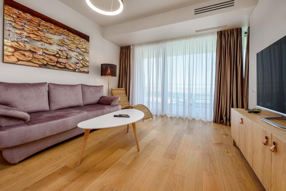 TV and multimedia, Living room, air conditioner