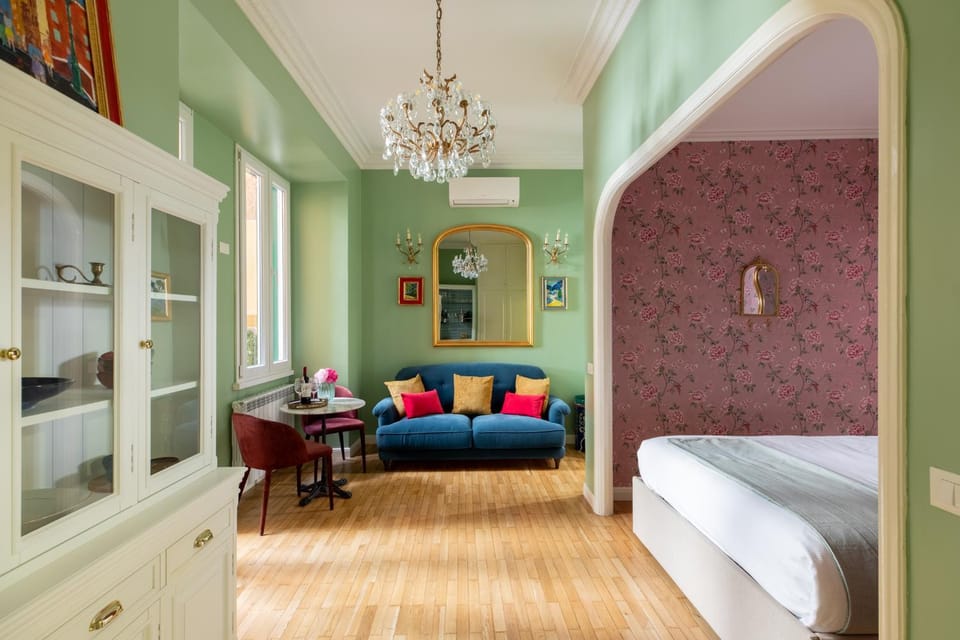 Photo of the whole room