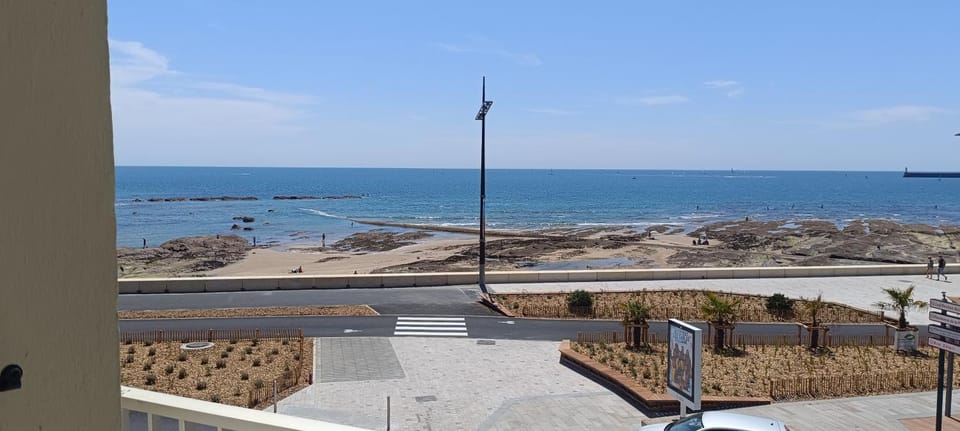 Kitchen or kitchenette, Sea view
