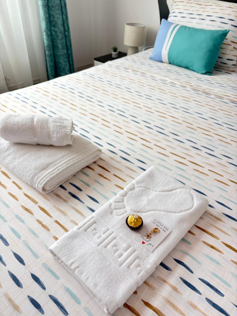 Bed, Bedroom, towels