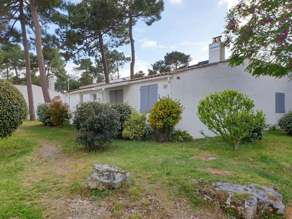 Villa Patio bord de mer Les Trémières la PALMYRE House in Les Mathes