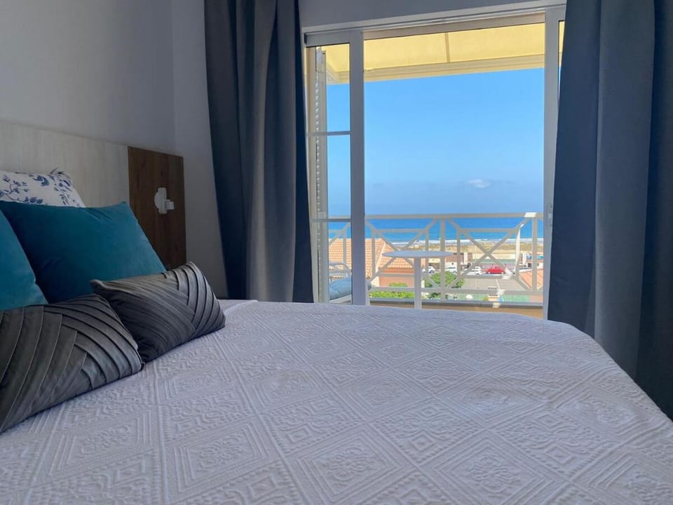Bed, Balcony/Terrace, Bedroom, Sea view