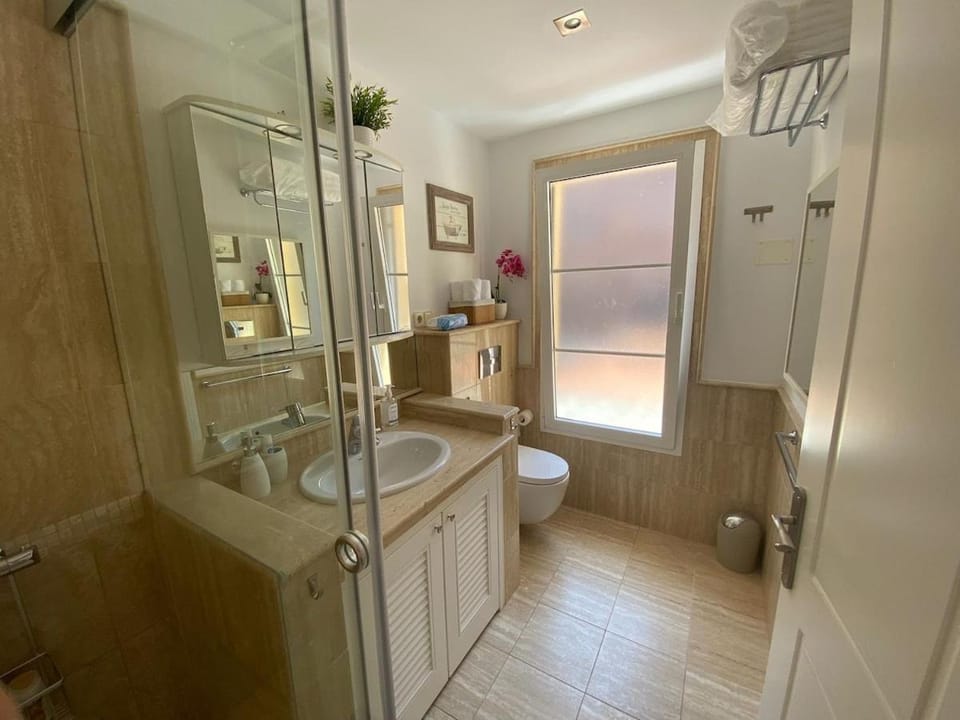 Shower, Bathroom