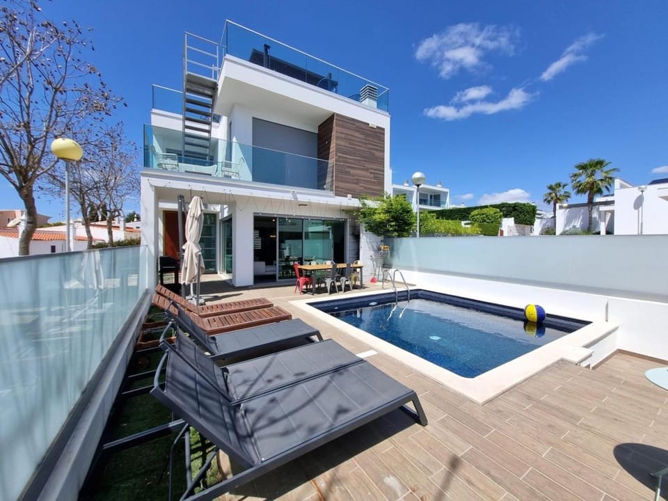 Luxury Design Villa (Private Pool & Jacuzzi) Villa in Albufeira