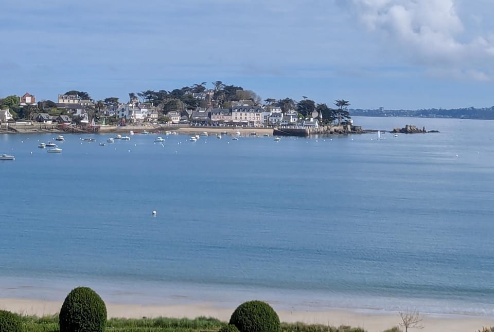 Nearby landmark, Beach