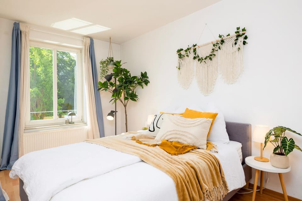 Bed, Photo of the whole room, Bedroom