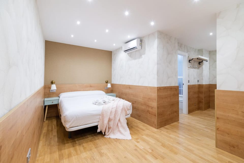 Trendy and Bright Apartment 2 Apartment in Granada