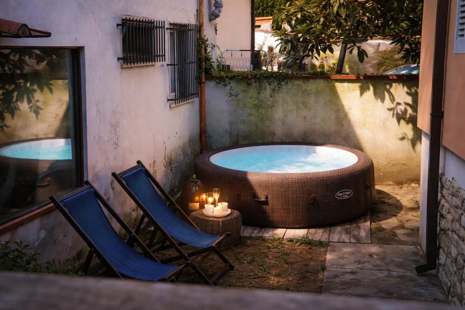 Hot Tub, Garden view
