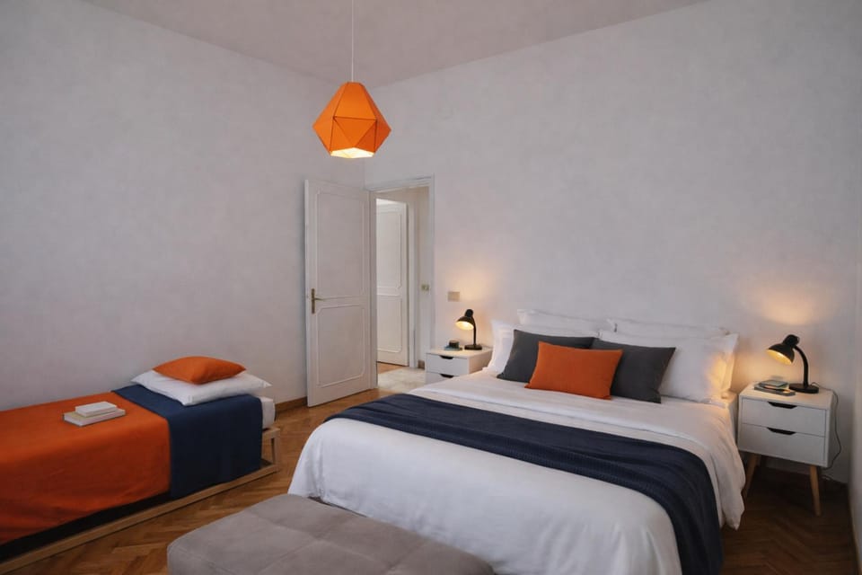 Bed, Photo of the whole room, Bedroom