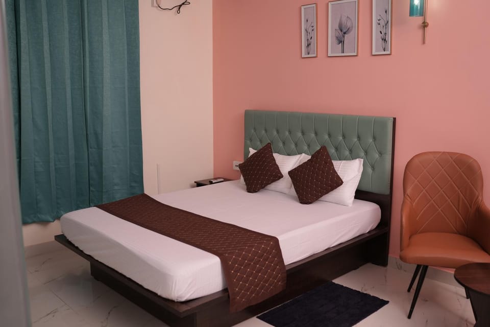 Bed, Photo of the whole room, Bedroom