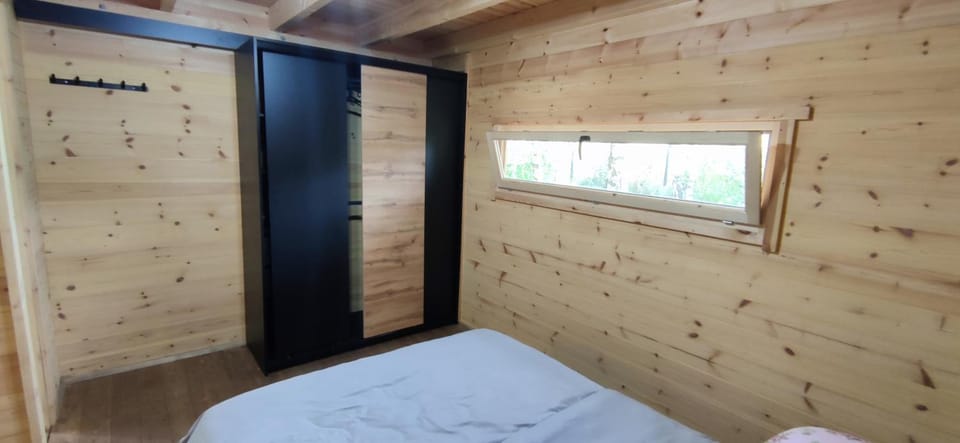 Bedroom, wardrobe
