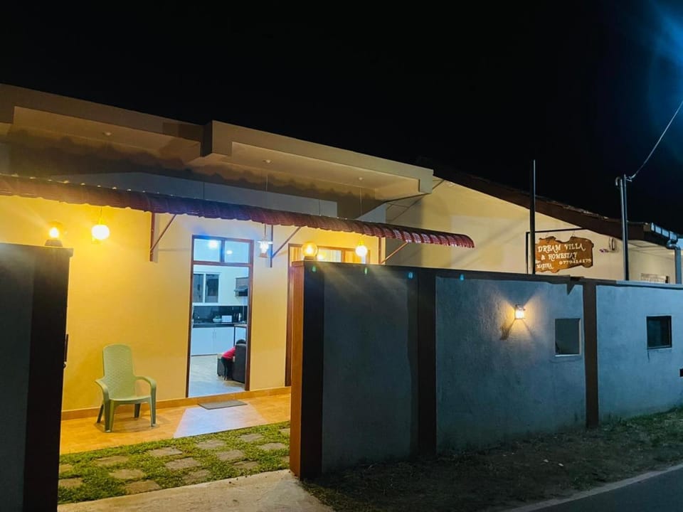 Dream villa and homestay madiha cabana Villa in Southern Province