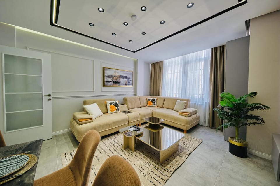2 plus 1 fully equipped air conditioned apartment in Taksim square Apartment in Istanbul
