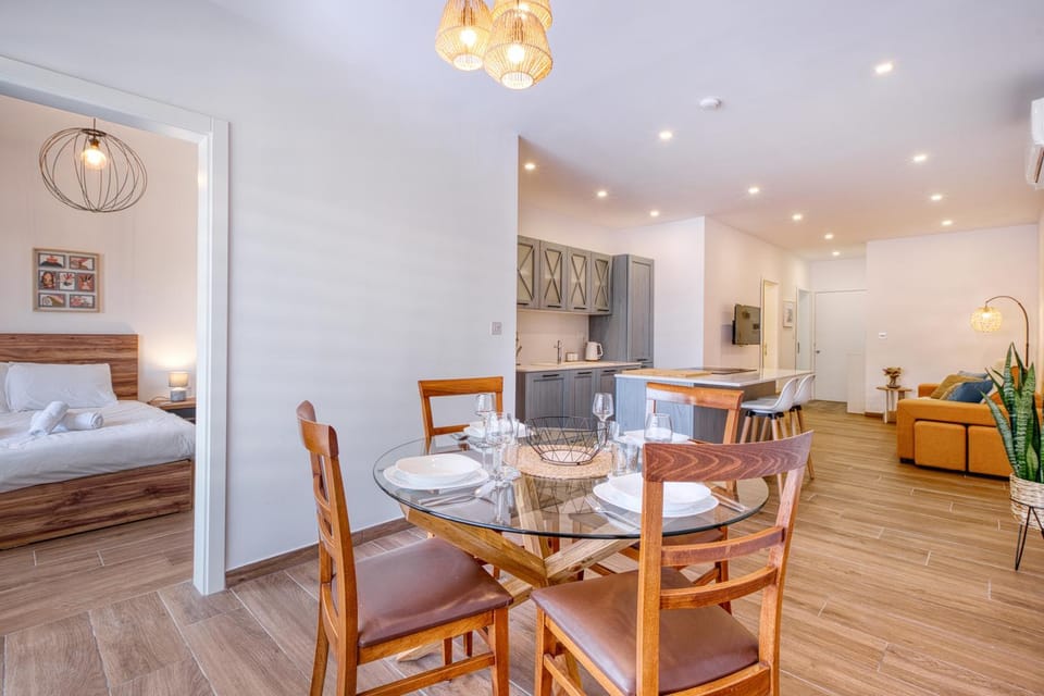 Qala Tranquil Escape - Stylish with Terrace & AC Apartment in Malta