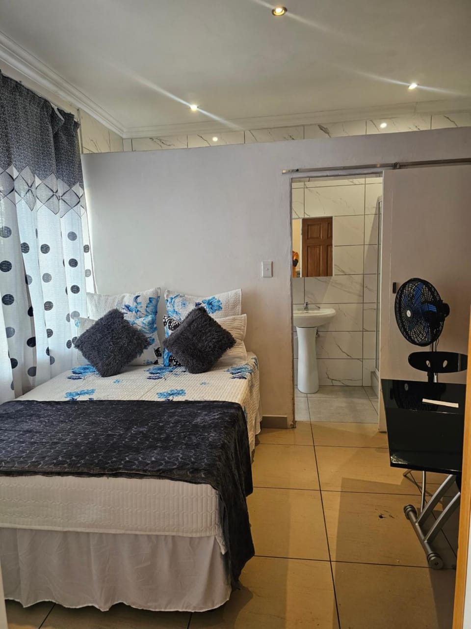 WiseStar Guest House Bed and Breakfast in Gauteng