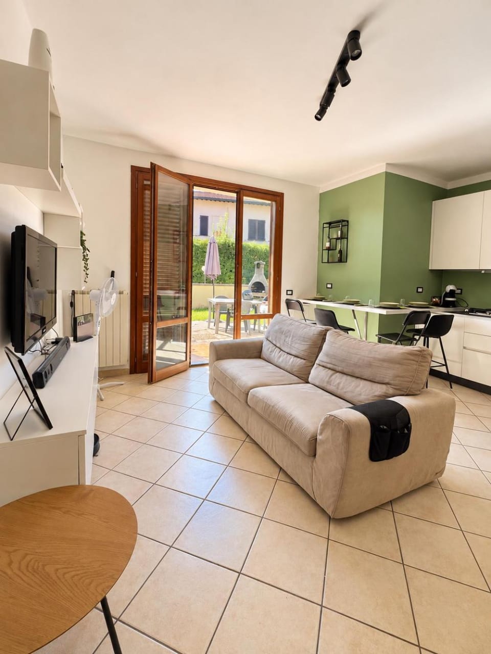Communal lounge/ TV room