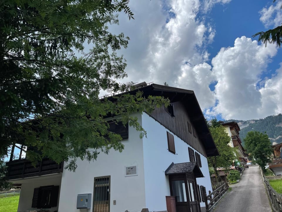 Property building, Neighbourhood, Natural landscape, Mountain view
