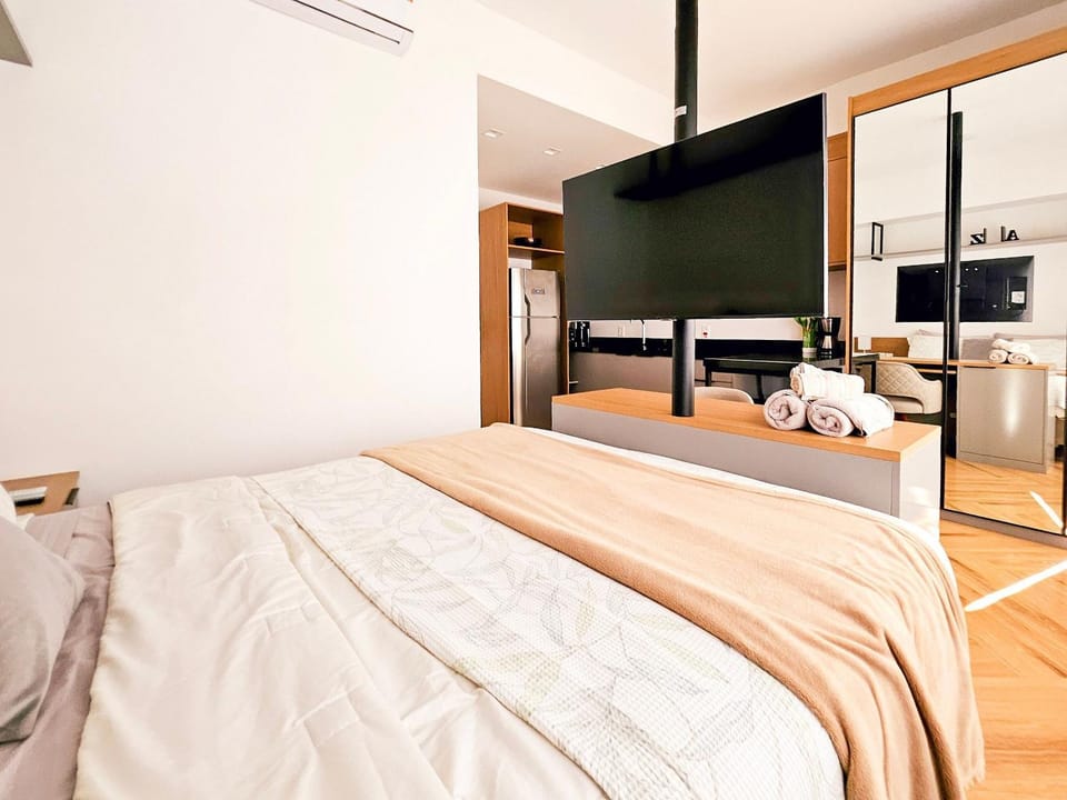 Communal lounge/ TV room, Bed, TV and multimedia, Kitchen or kitchenette, Bedroom, hair dresser, minibar, air conditioner