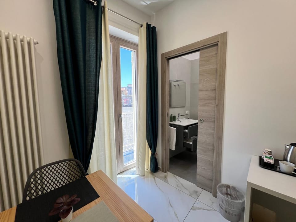 Bathroom, Photo of the whole room, Bedroom