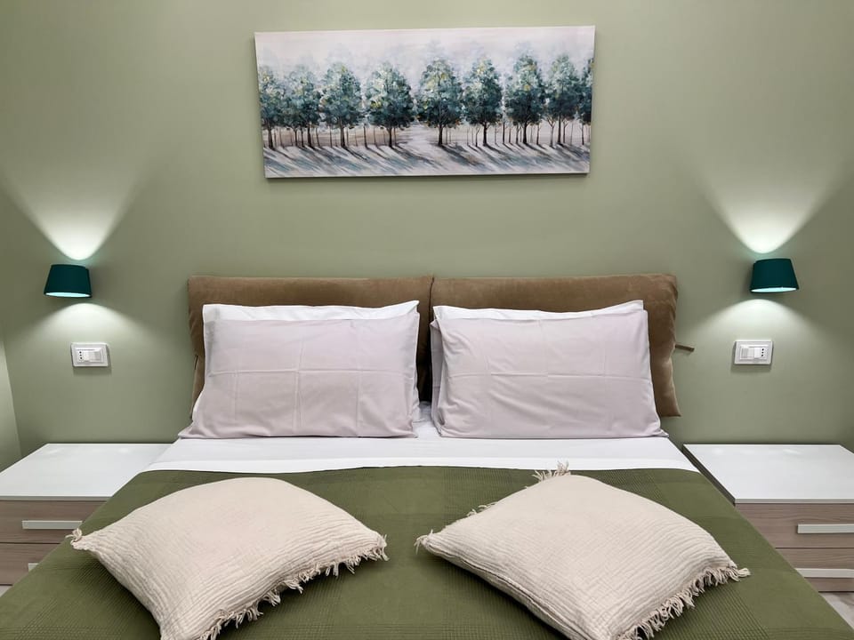 Bed, Bedroom
