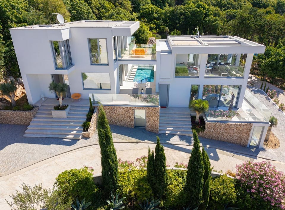 Property building, Day, Garden, View (from property/room), Swimming pool