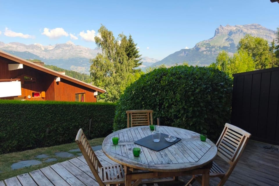 South-facing flat with garden near city center Apartment in Saint-Gervais-Bains