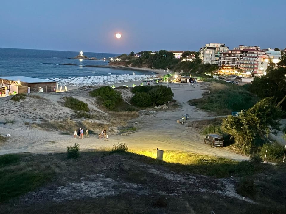 First Line Lozenez Beach Anron Apartment in Burgas Province