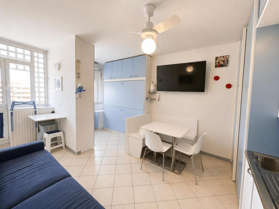 TV and multimedia, Kitchen or kitchenette, Dining area