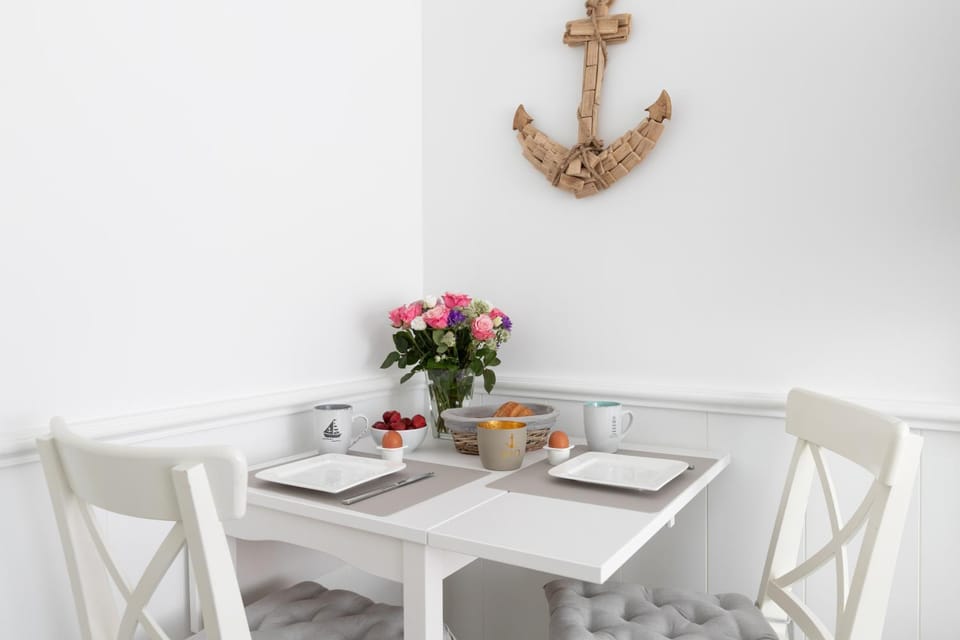 Kitchen or kitchenette, Dining area, kitchen