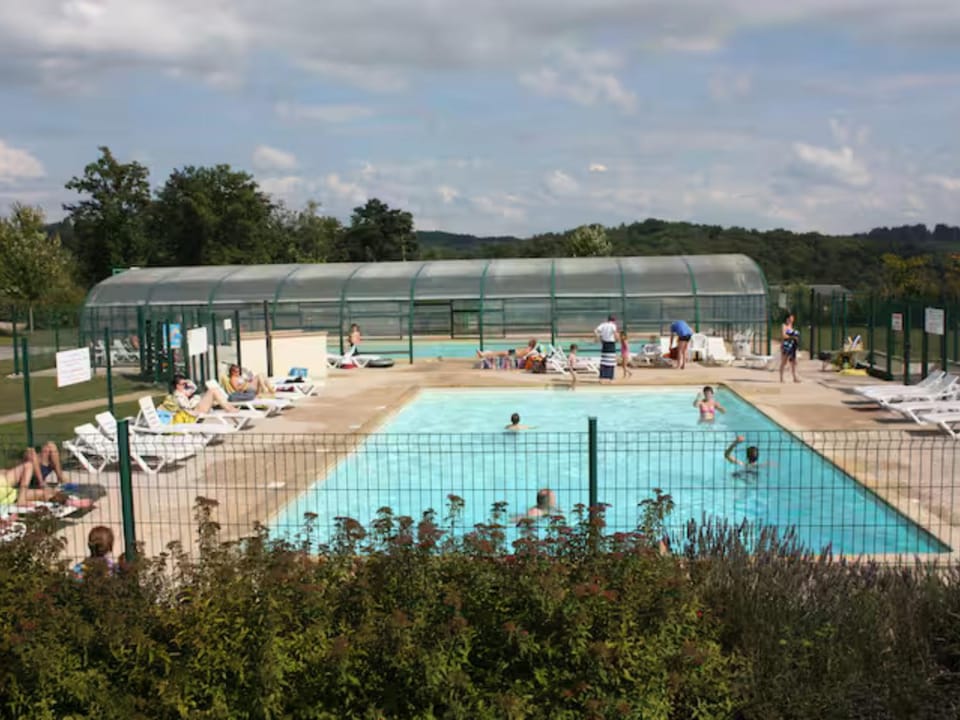 Pool view, Swimming pool, sunbed