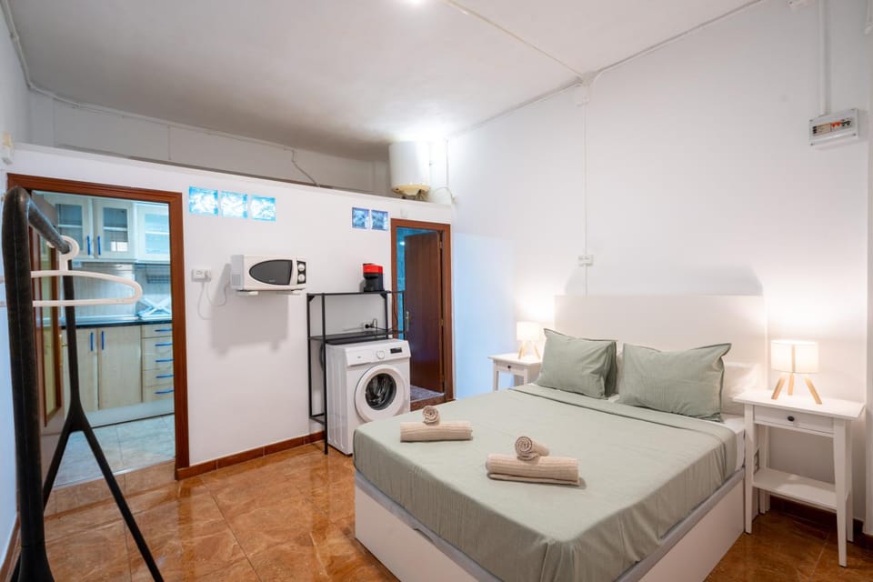 Loft Economico Cerca del Centro 1 Domitorio y Sofa cama 4pax AC Apartment in Valencia