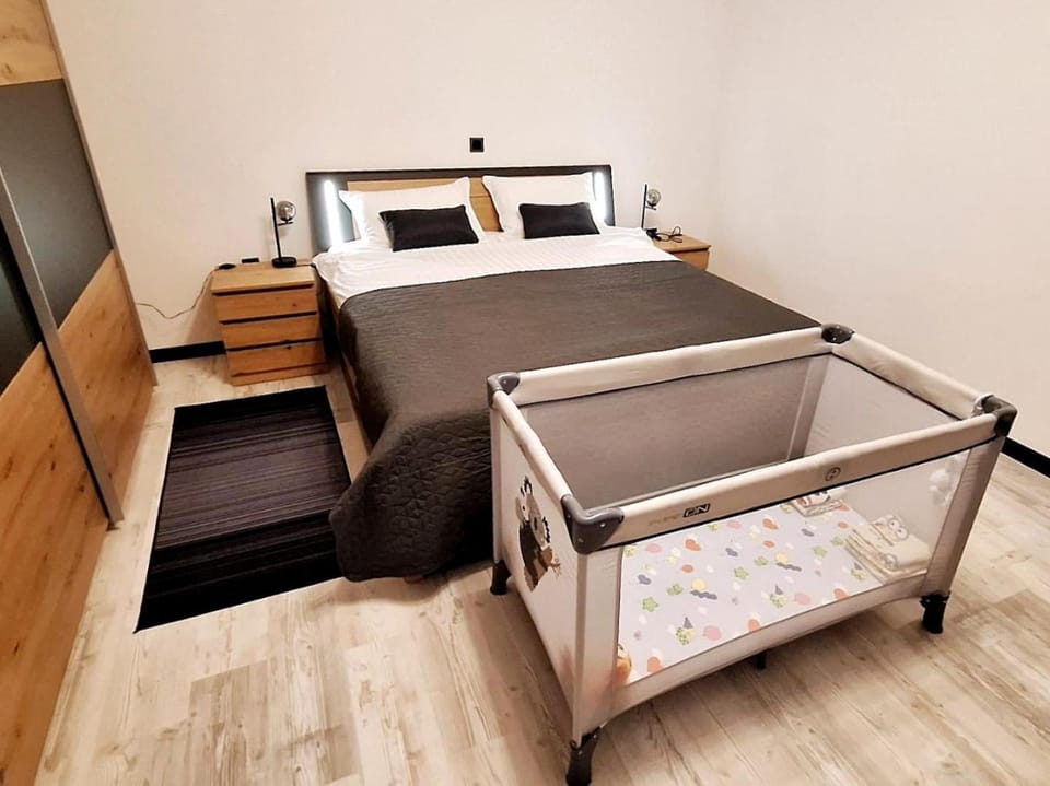 Bed, Bedroom, cot