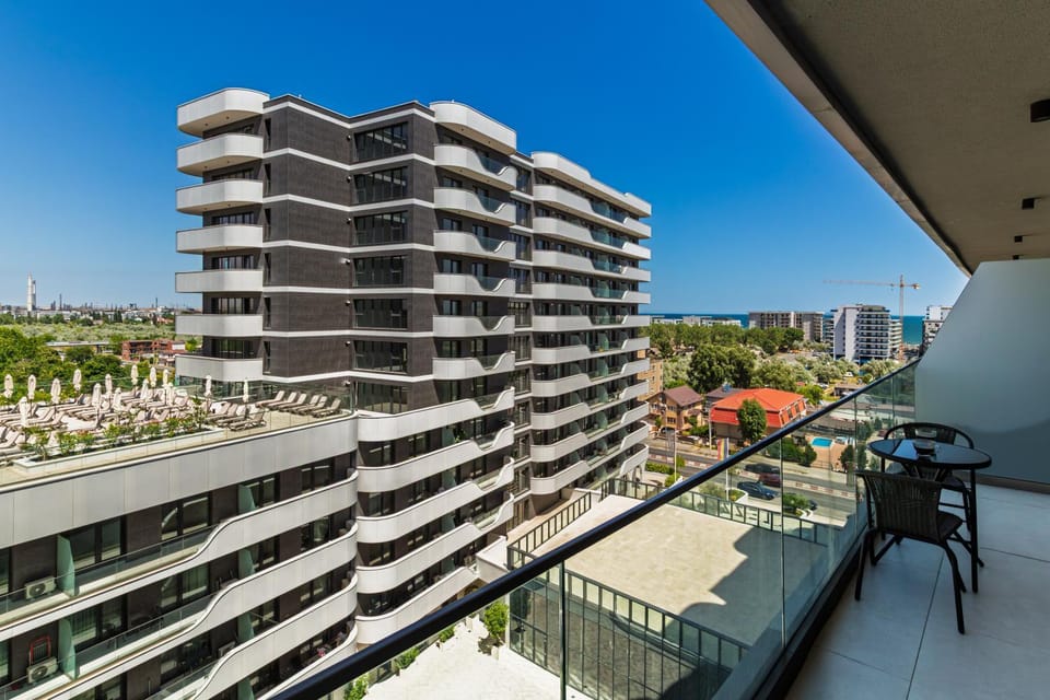 Property building, View (from property/room), Balcony/Terrace