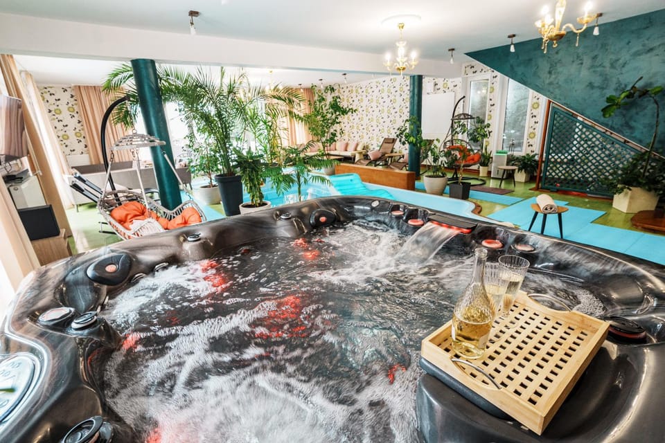 Hot Tub, TV and multimedia, Swimming pool, Swimming pool, sunbed, sunbed