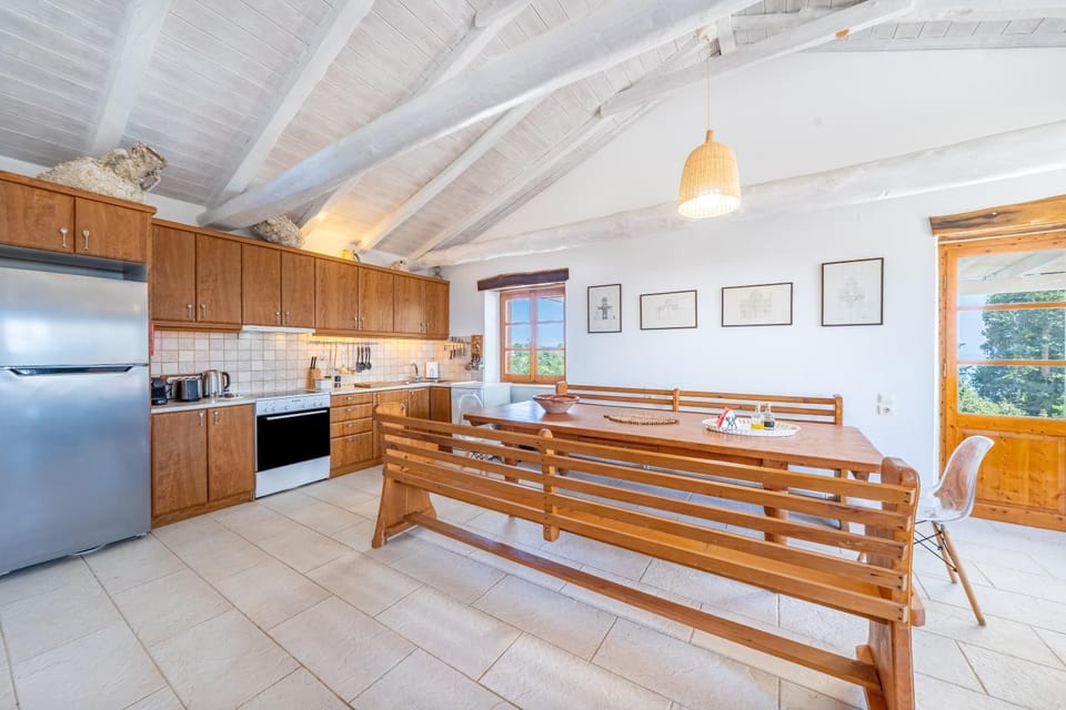 Property building, Kitchen or kitchenette, Living room