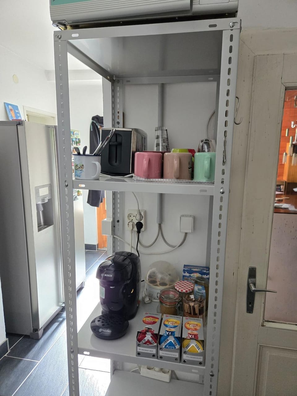 Coffee/tea facilities, toaster