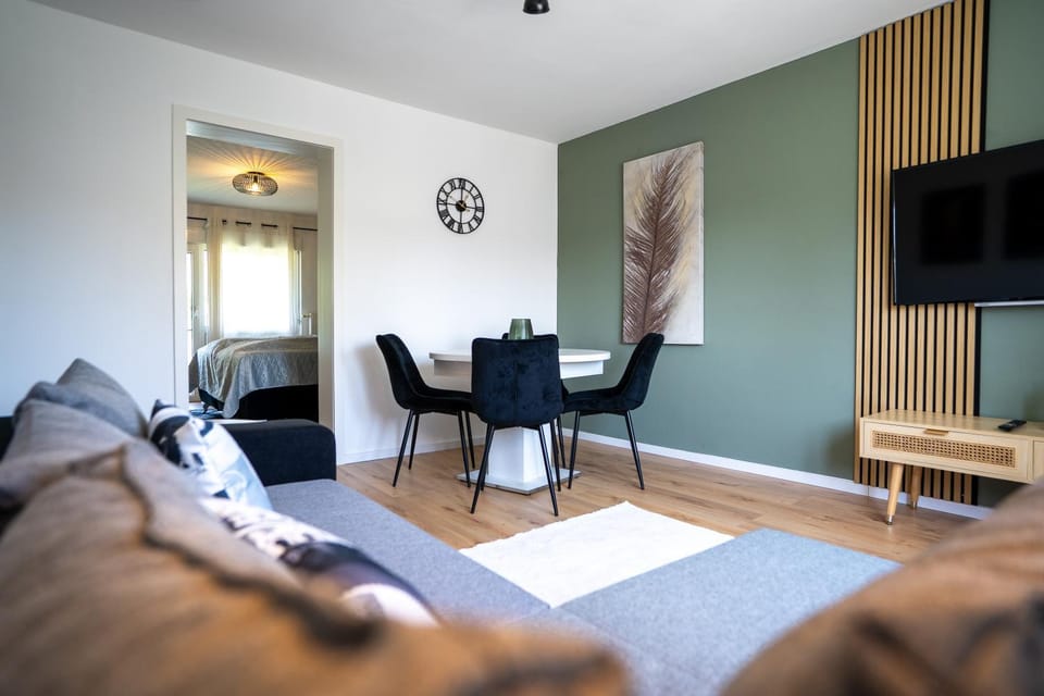 TV and multimedia, Living room, Seating area